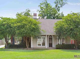 17083 Hunters Trce W, Prairieville, LA 70769