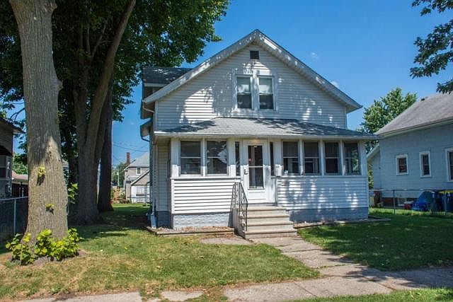 1st image of 318 E 12th St