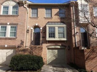 3945 Valley Ridge Dr, Fairfax, VA 22033