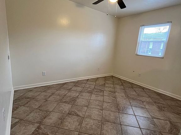 5th image of 940 Runyon Rd #915