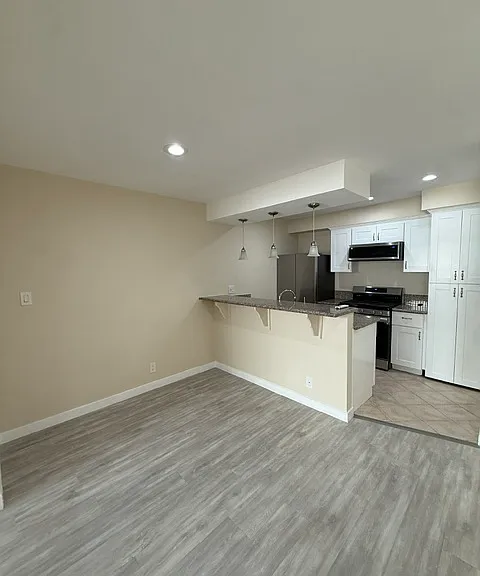 1530 E Broadway #107 — Photo 4