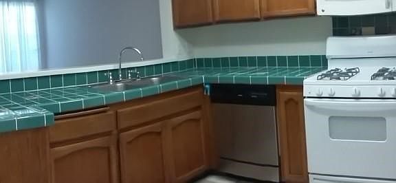 5th image of 2525 Artesia Blvd #66