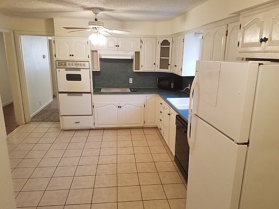 3rd image of 2702 22nd St