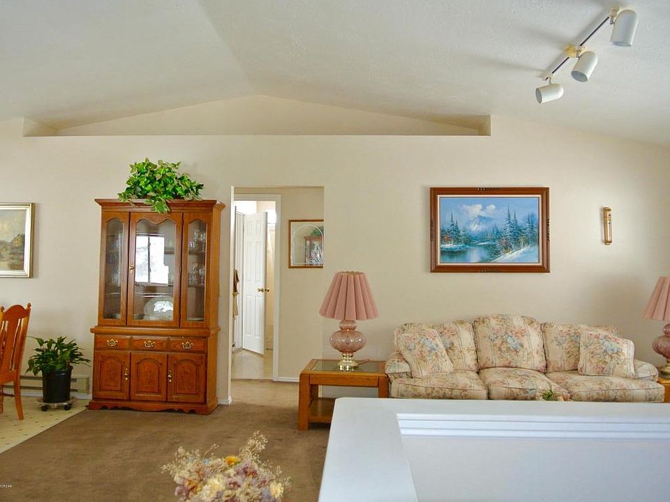 1st image of 23 Saddle Dr