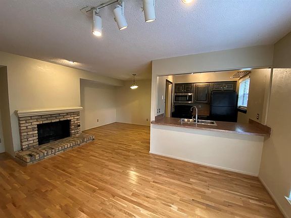 4th image of 4047 Herschel Ave APT C