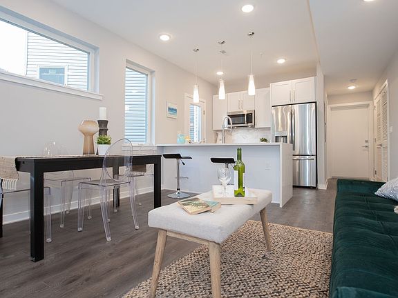 5th image of 1534 Ridge Ave #502