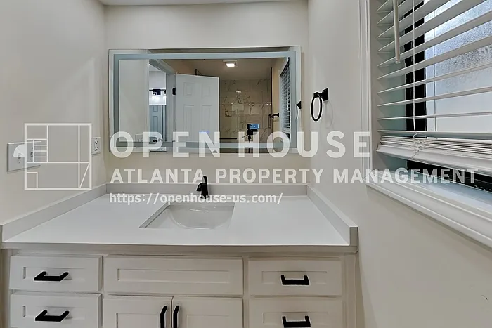 1110 Lake Dr — Photo 11