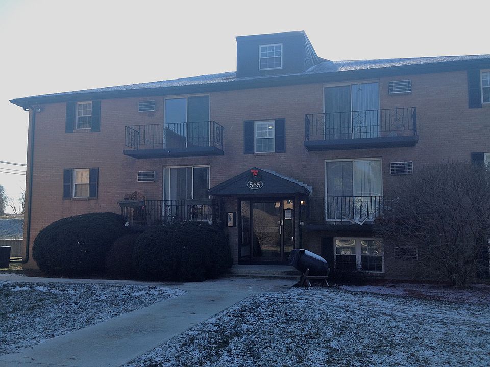 Walk downtown or bike to beaches!