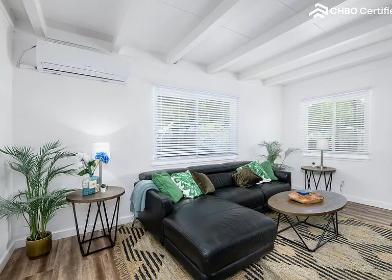415 Baker St — Photo 4