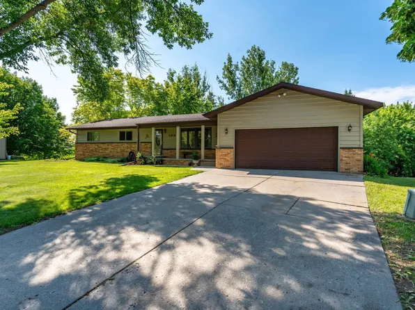 108 Oriole Dr E, Fergus Falls, MN 56537