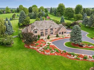 75 Apple Orchard Rd, White Bear Lake, MN 55110