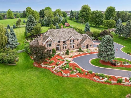 75 Apple Orchard Rd, White Bear Lake, MN 55110