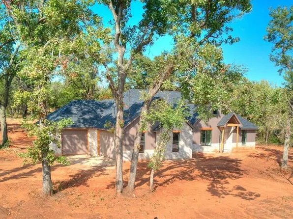 2404 Black Jack Ct, Blanchard, OK 73010