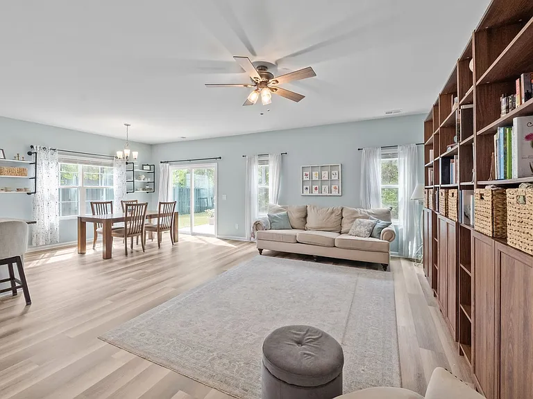 1431 Waybridge Way — Photo 10