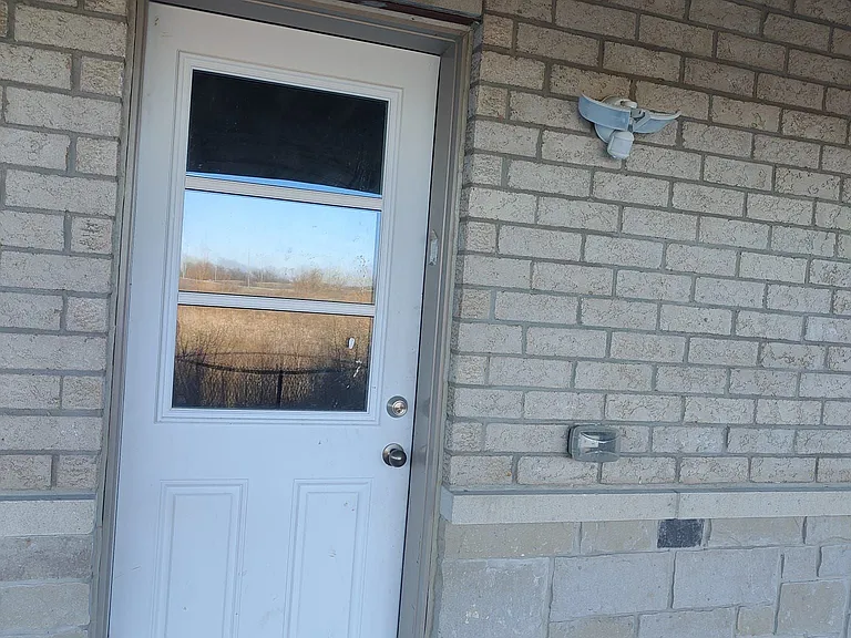 126 Degrey Dr — Photo 8