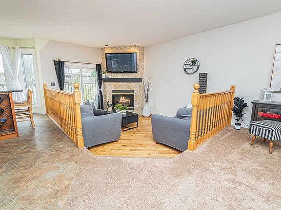 5th image of 31 Marilyn Dr #15