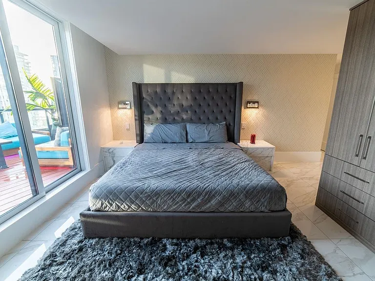 199 Drake St #PENTHOUSE — Photo 38