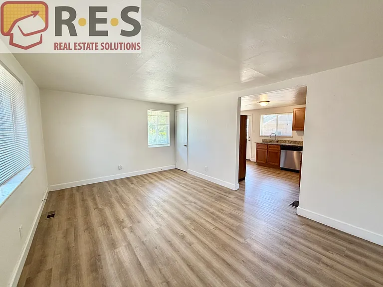 3144 Vine St — Photo 7