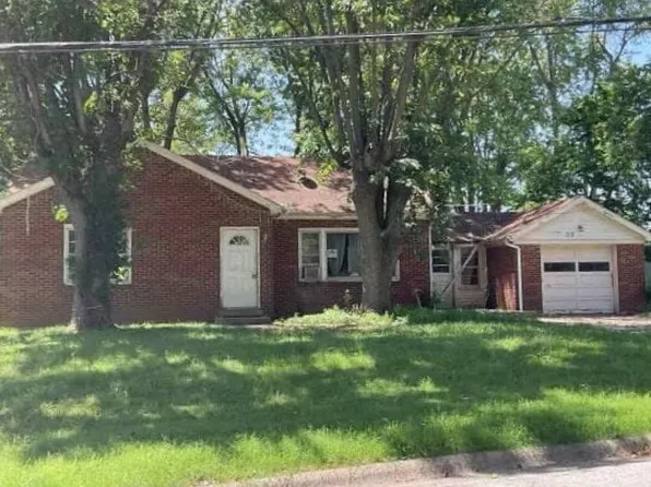 319 N Library St, Waterloo, IL 62298