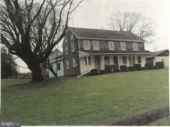 2nd image of 1171 Old Sumneytown Pike