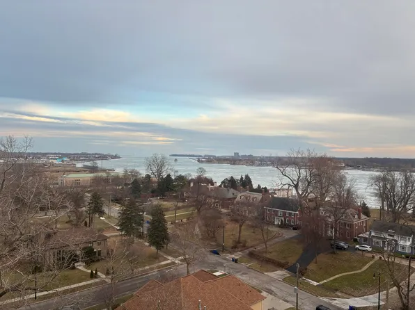 8900 E Jefferson Ave #1021, Detroit, MI 48214