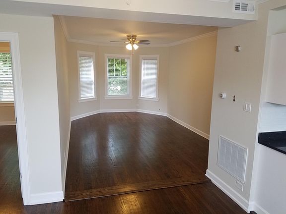 5th image of 3703 N Hoyne Ave