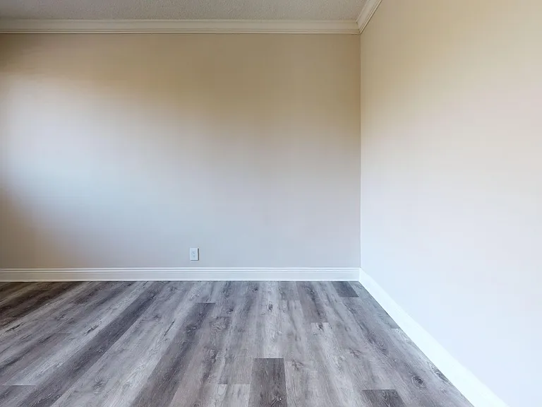 Stanley Gardens Apts - Spacious, Bright and Beatiful One Bedroom! CALL NOW! — Photo 14