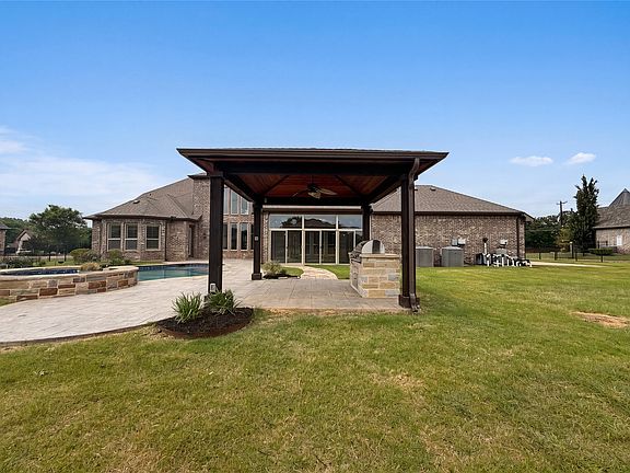 5th image of 715 Simmons Rd
