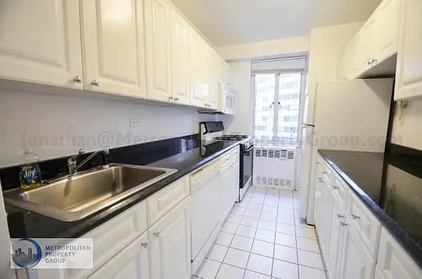 Rented by Metropolitan Property Group | media 11