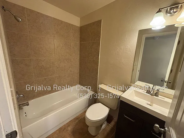 5015 Park — Photo 10