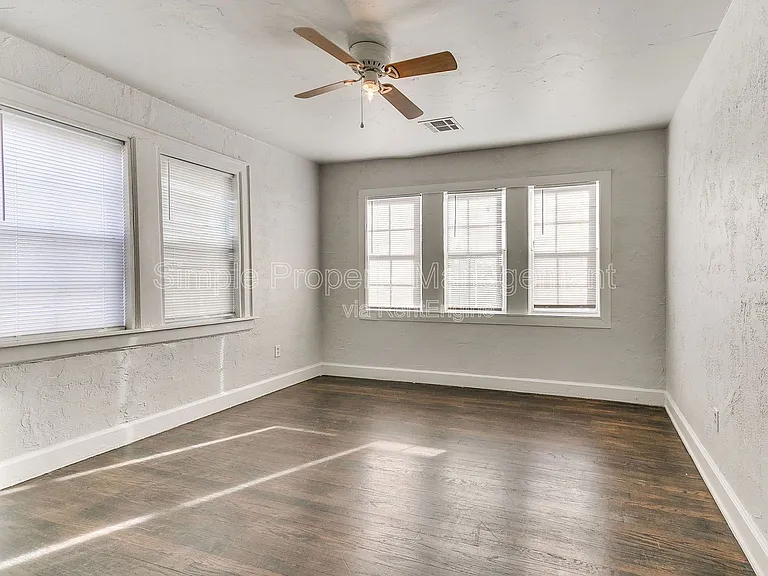 946 East Dr — Photo 16