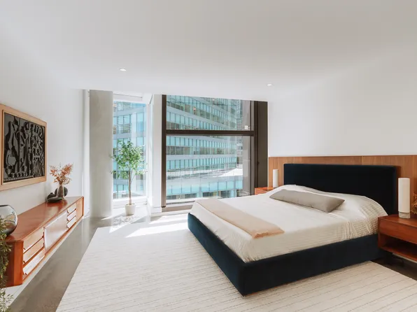 100 East 53rd Street image 8 of 24