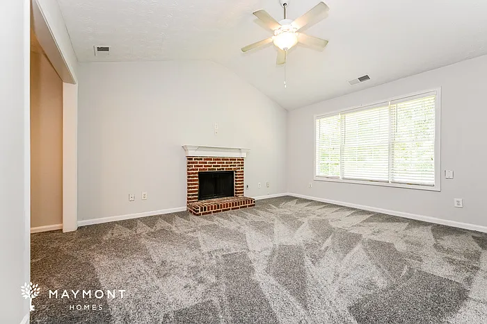 4 bed, 2.5 bath, 1852 sqft, $2,095 — Photo 4