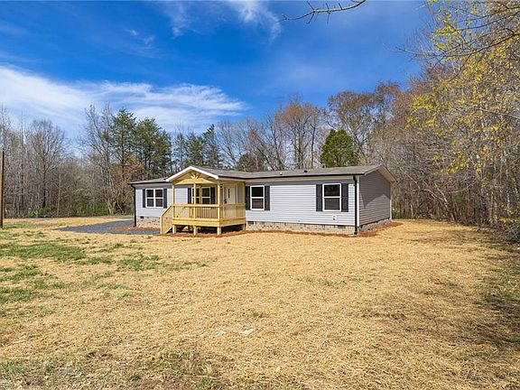 3rd image of 153 Mosley Loop