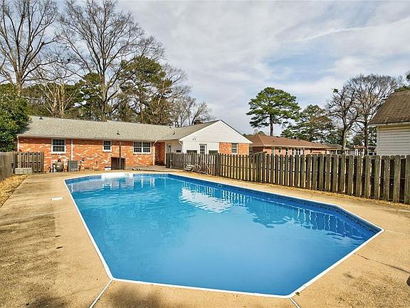 5th image of 217 Cedar Rd