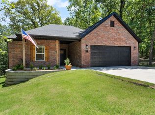 4 Patsy Cir, Bella Vista, AR 72715