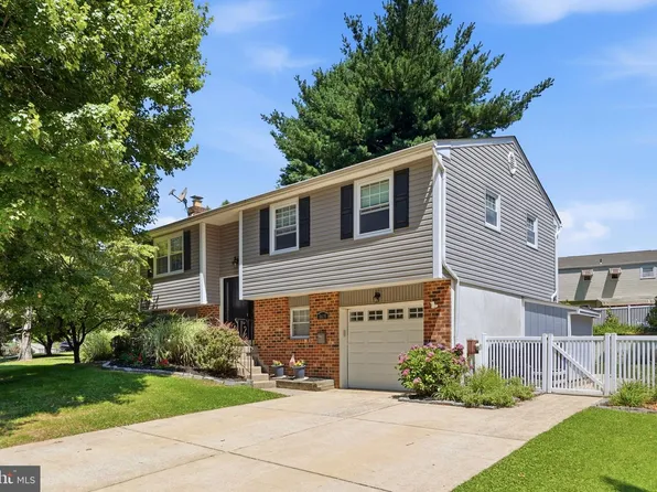8619 Belfry Dr, Philadelphia, PA 19128