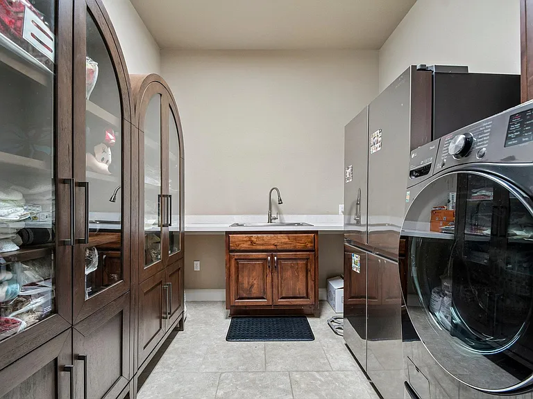 10501 Nicolet Way — Photo 3