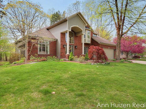 2nd image of 7903 Oak Tree Ln