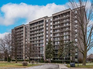 2400 Virginia Dr #709, Ottawa, ON K1H 8L3
