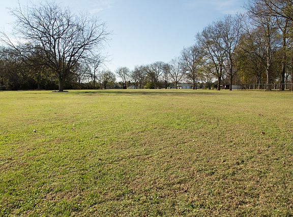 5th image of 7506 Burleson Ln