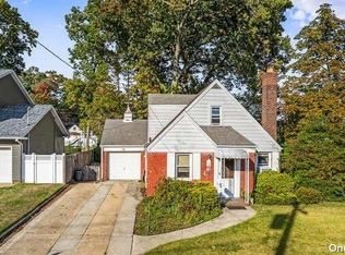 381 Oakford St, West Hempstead, NY 11552