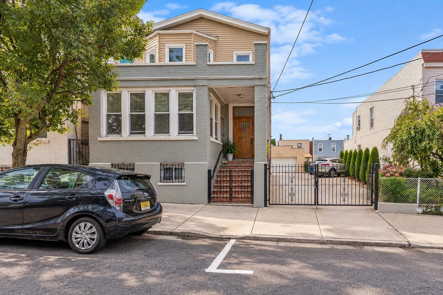 3 bed, 1.0 bath, $3,000 — Photo 1