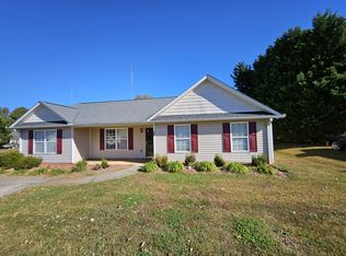 132 Falcon Ridge Dr, Boiling Springs, SC 29316