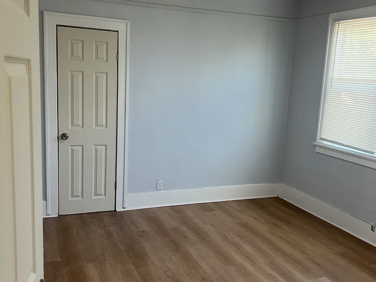18884 Albany St #2 — Photo 3