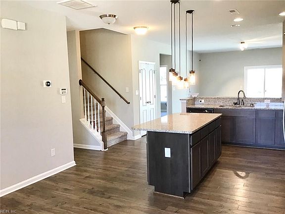 4th image of 6014 Newington Pl