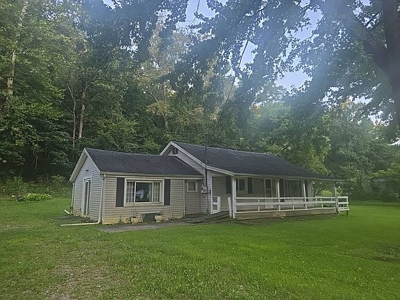 3rd image of 980 Swauger Valley Rd