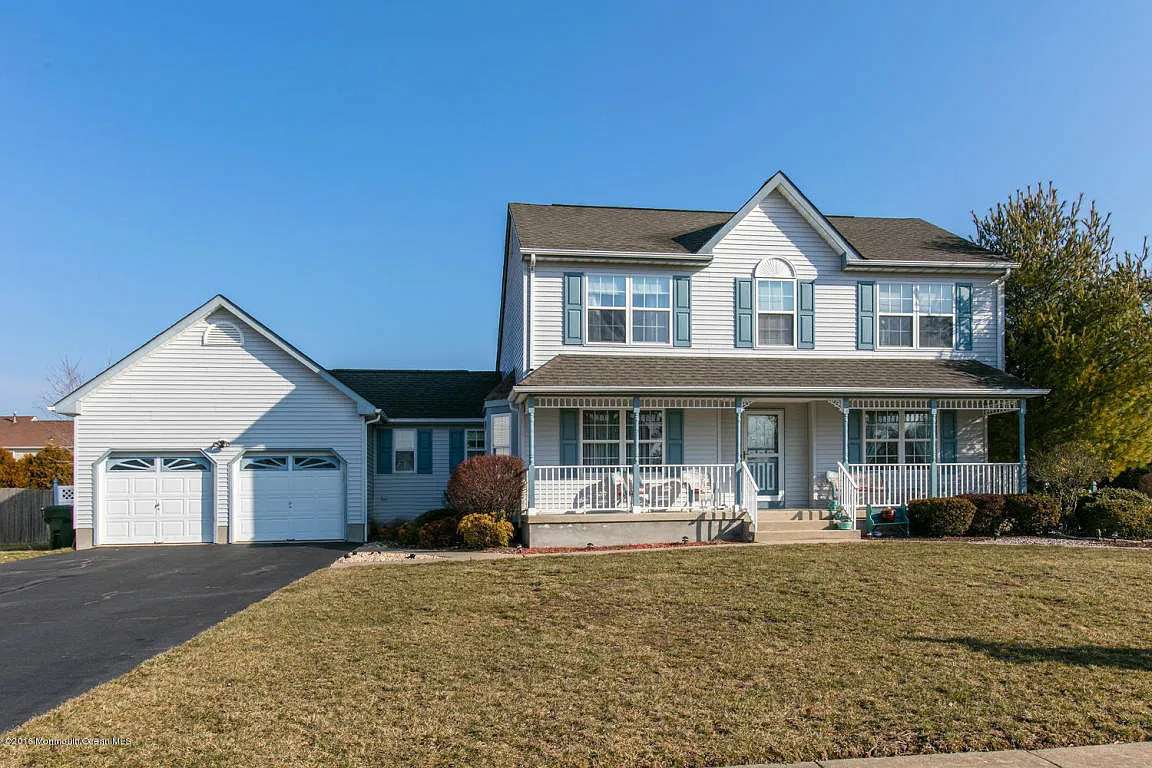 19 Wendy Ct photo 1
