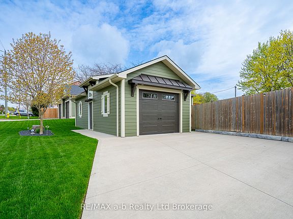 5th image of 136 Maple Ln