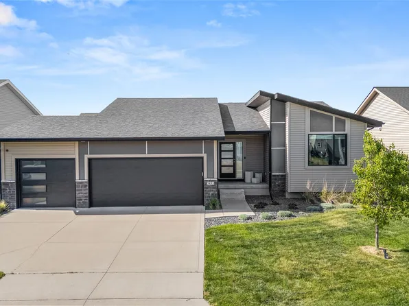 501 SE 15th St, Grimes, IA 50111
